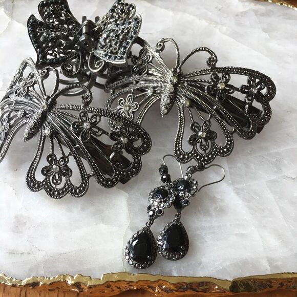 BLACK DROP on aged Silver Dangle Earrings! - Picture 4 of 8